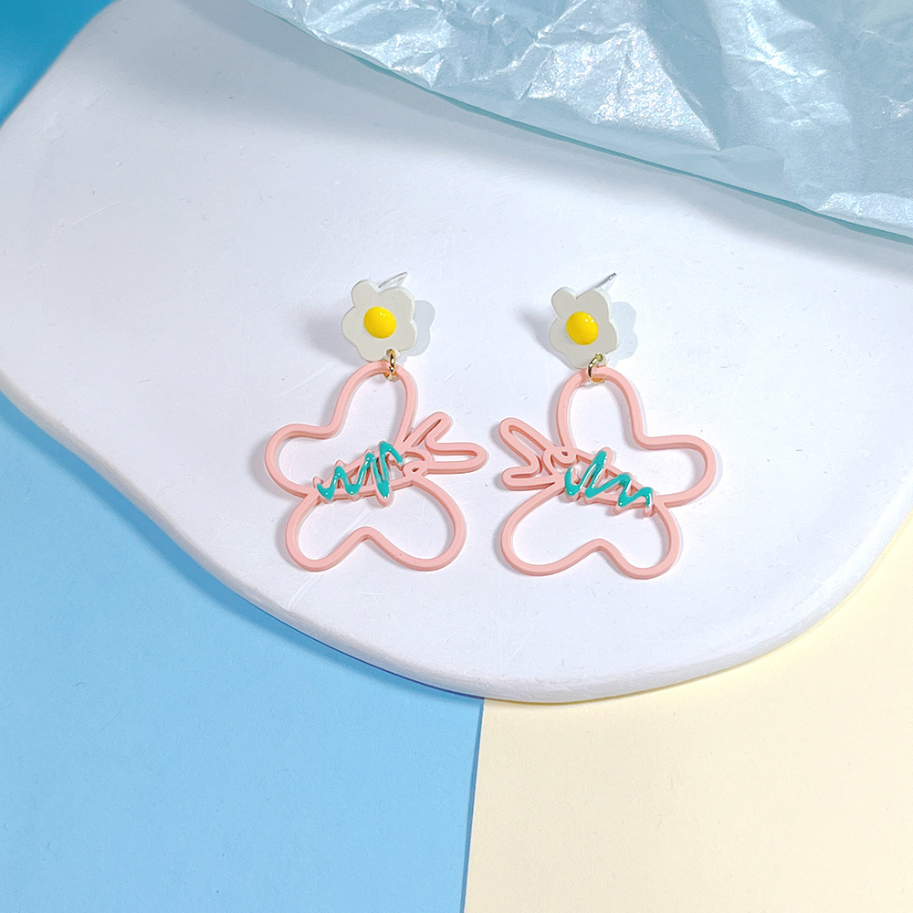 Holiday Occasion Alloy Material 1 Pair Cute Flower Butterfly Spray Paint Plating Alloy Drop Earrings