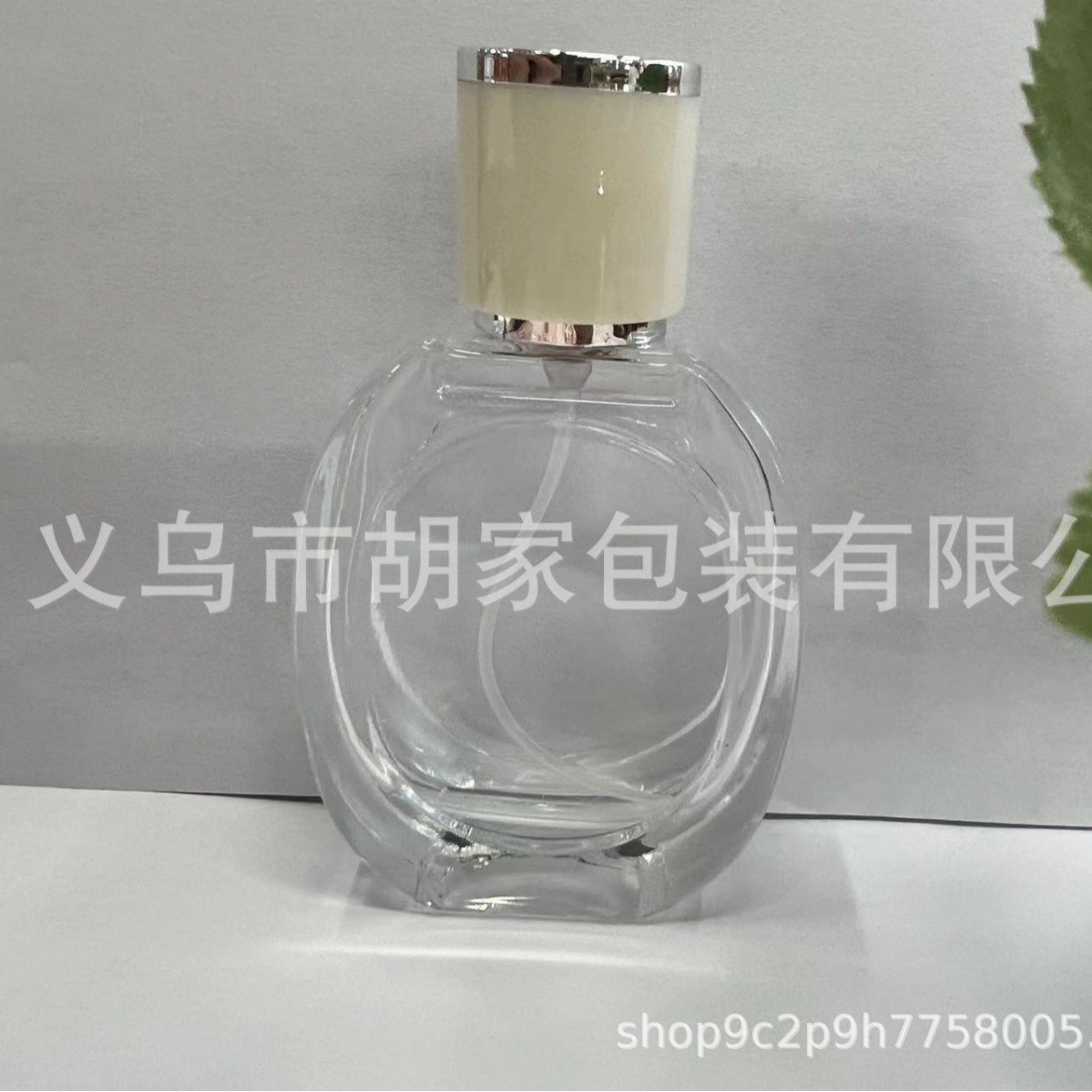 30ml现货高级感分装瓶透明玻璃香水瓶圆柱便携按压喷雾瓶厂家直销