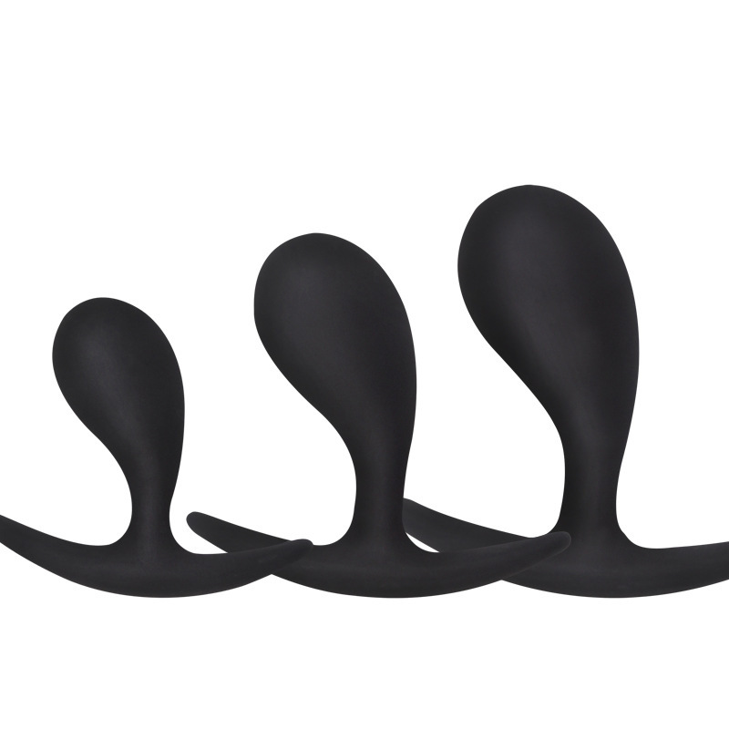 Curved Silicone Anal Plug, Beginner Prostate Massager, Black, 7.8 cm — detail image 1