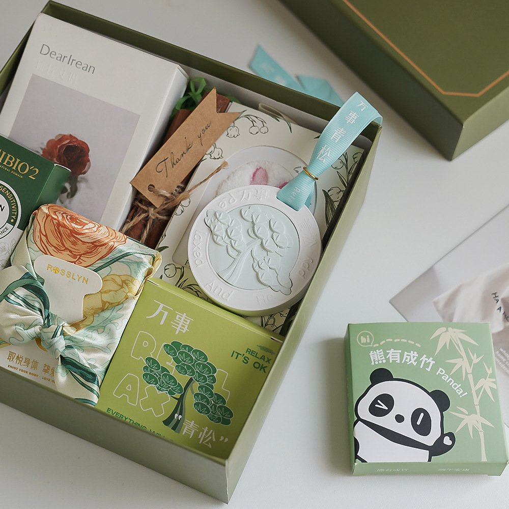 Colgante de fragancia de automóvil interior de expansión de fragancia sólida pieza colgante regalos de mano del Boat Boat al por mayor armario de perfumes tira magnética