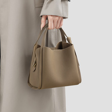 包包女秋冬批发新款女包斜挎包2025真皮水桶包bags时尚潮流手提包