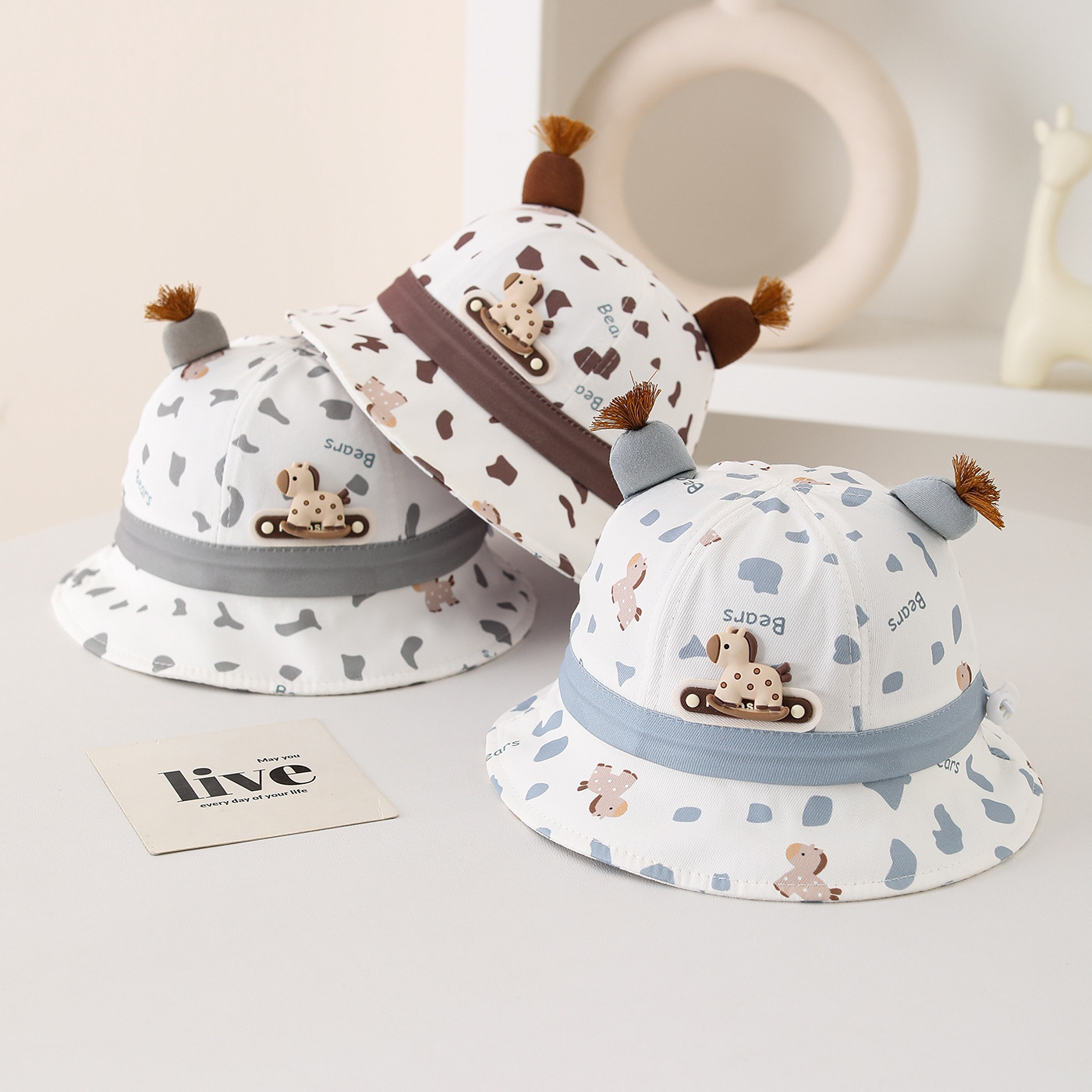 Cappello da sole per bambini a secchiello con pony per l'estate_voghion.com