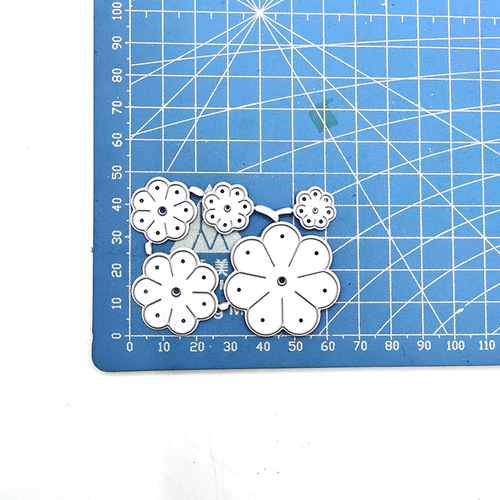 Scrapbooking DIY cutting dies, carbon steel, floral die set template with five flower centers and petals