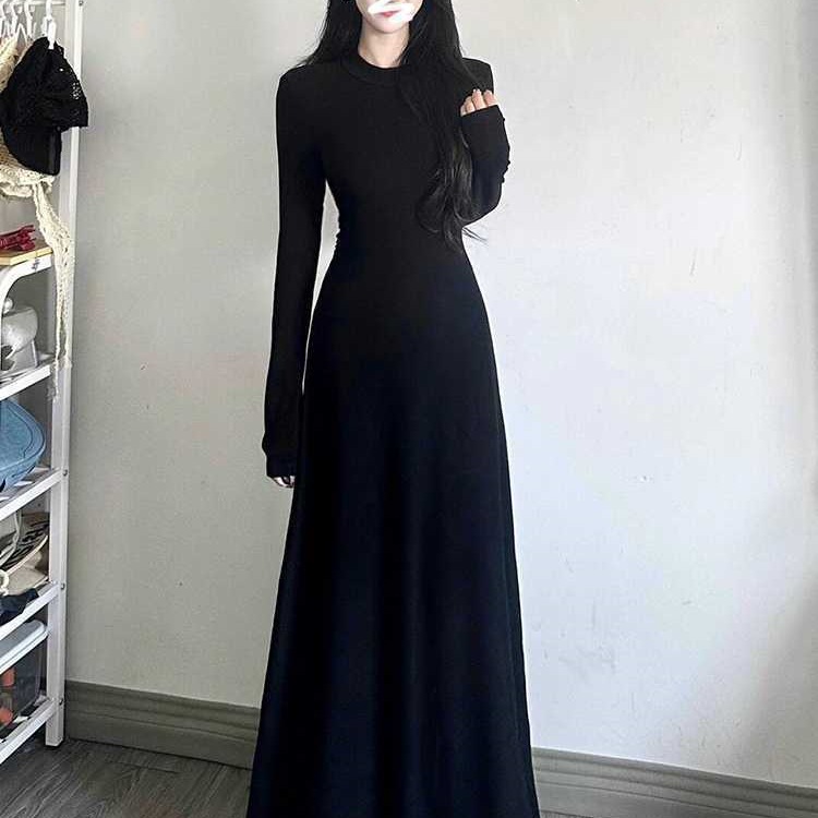 赫本风黑色长袖连衣裙子女早初秋冬季法式气质收腰内搭打底长裙子