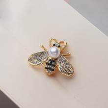 环保合金时尚昆虫胸针个性蜜蜂镶钻衣饰装饰品珍珠水钻胸花跨境款