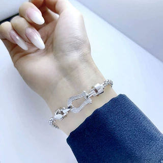 欧美ins小众设计感马蹄扣手链气质百搭情侣闺蜜款抖音小红书直播