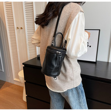 ���Q�߼�Ů���¿�ٴ�߼��|��ˮͰ���߶˚��|�μ���W�tб���