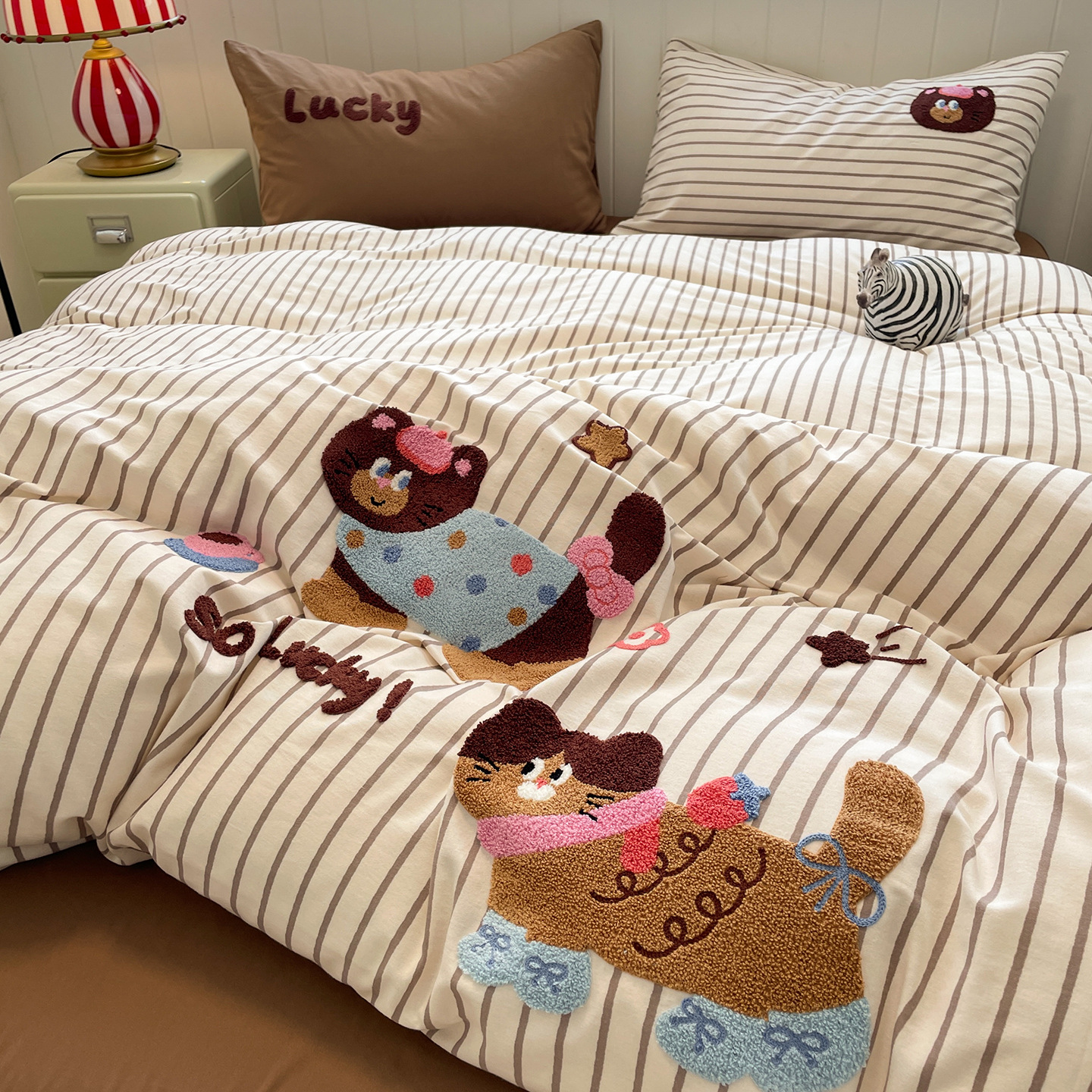 Cama de algodón grueso de clase A cuatro piezas de ropa de cama de invierno de algodón completo ropa de cama infantil cubierta de sábanas de tres piezas