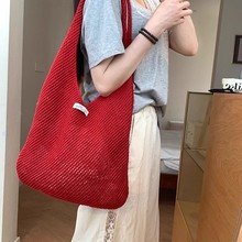 �tɫᘿ��W���U�վ�����Ů�ļ����e㼑��L�μ���������W�������