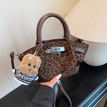 ĥɰŮ���ٴ�С�а�2025�¿��ﶬ����Ůб���Ůͨ��������Ӱ�С