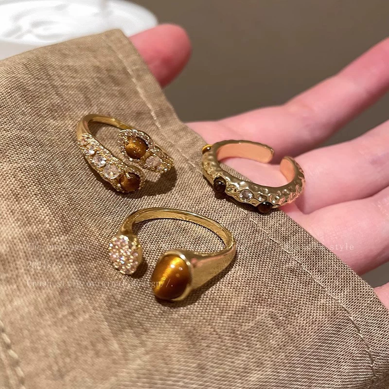 Модное кольцо с камнем зі zircon, стиль легкой роскоши, стиль высокого качества, на указательном пальце