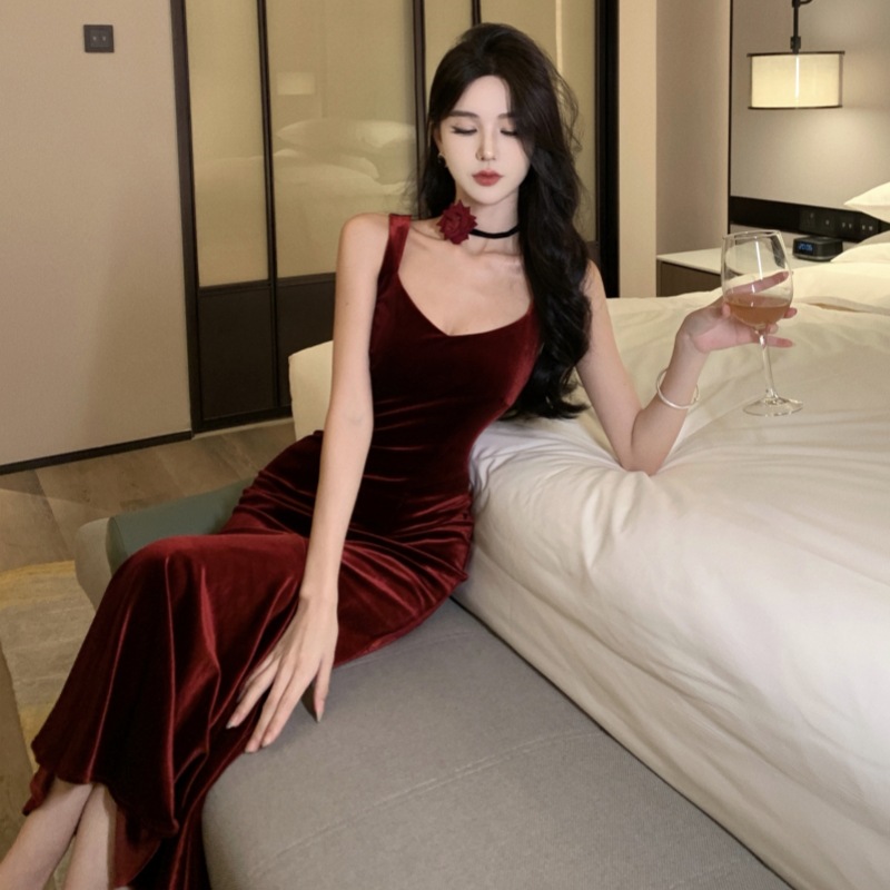 Foreign Trade Women's Clothing Real Shot French Suspender Dress Women's Summer Burgundy Velvet Dress Slim Elegant Fishtail