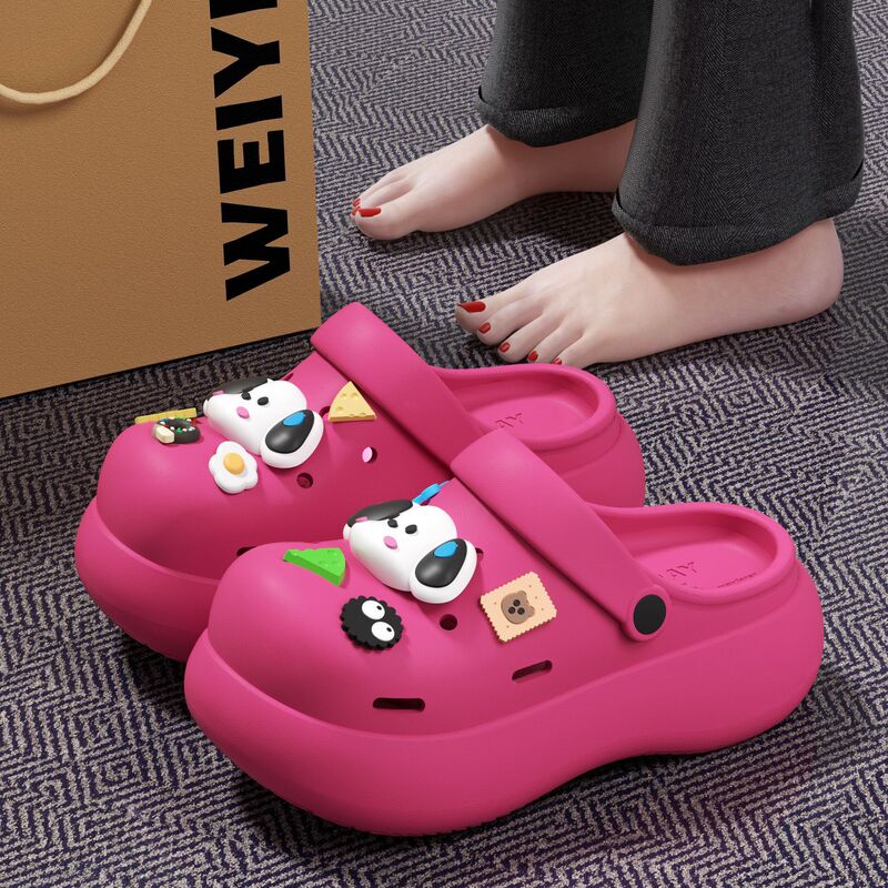 Breathable perforated sandals for women, 2026 summer EVA thick-soled beach sandals with a comfortable feel, odor-resistant, height-increasing perforated slippers