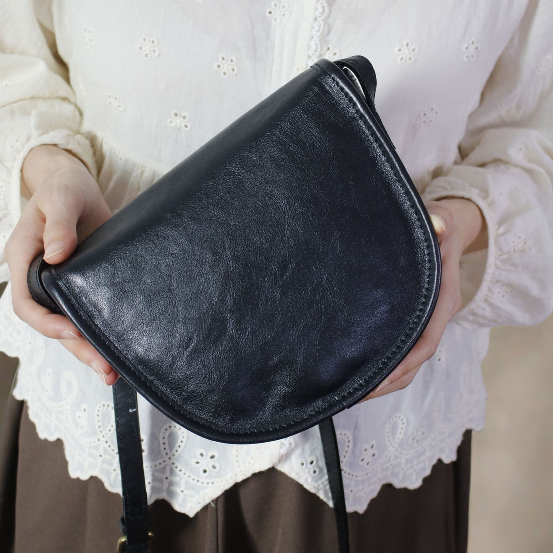 Handmade Retro Minimalist Top Grain Cowhide Mori Style Saddle Small Square Bag Original Women's Soft Leather Shoulder Phone Crossbody Bag - Thumbnail 4