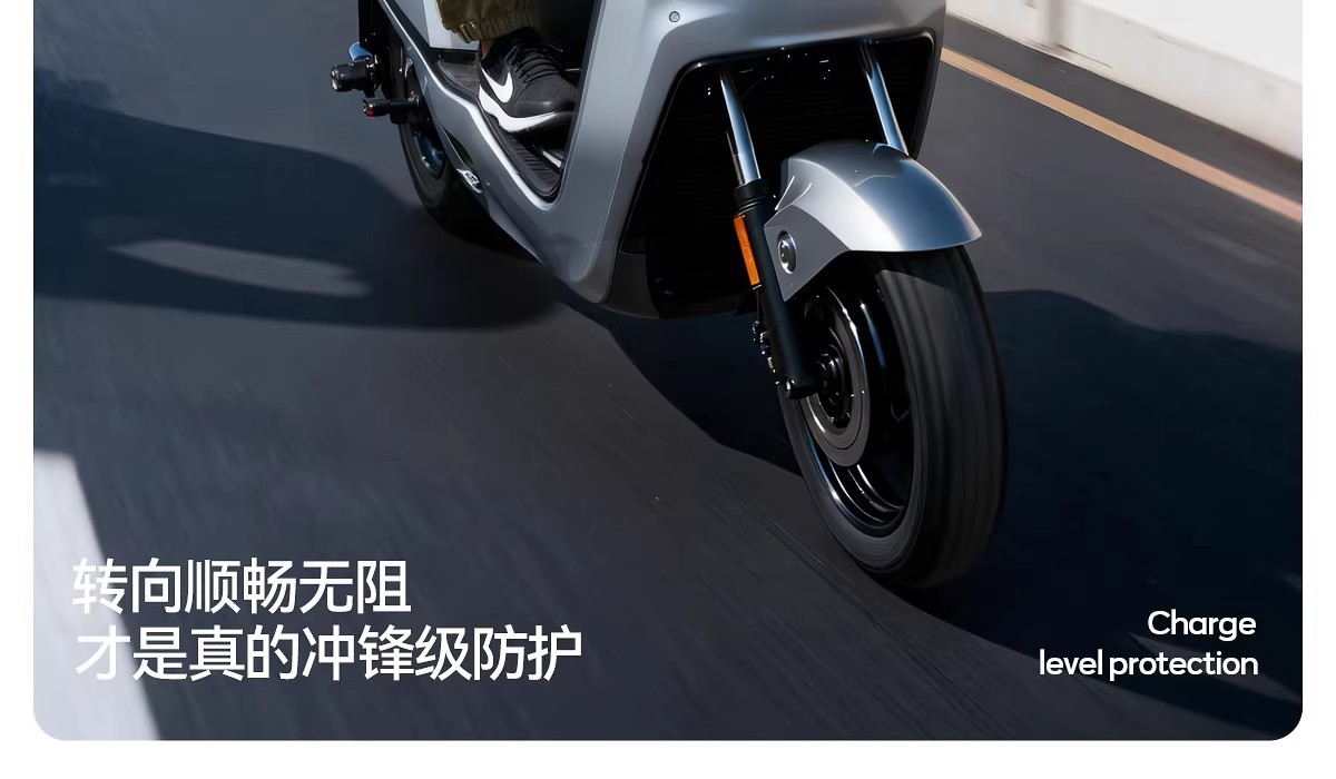 25-Year New Model Winter Electric Vehicle Handlebar Covers with Fleece Lining, Warm Protective Gloves for Motorcycles, Cotton-Padded, Waterproof, and Rainproof