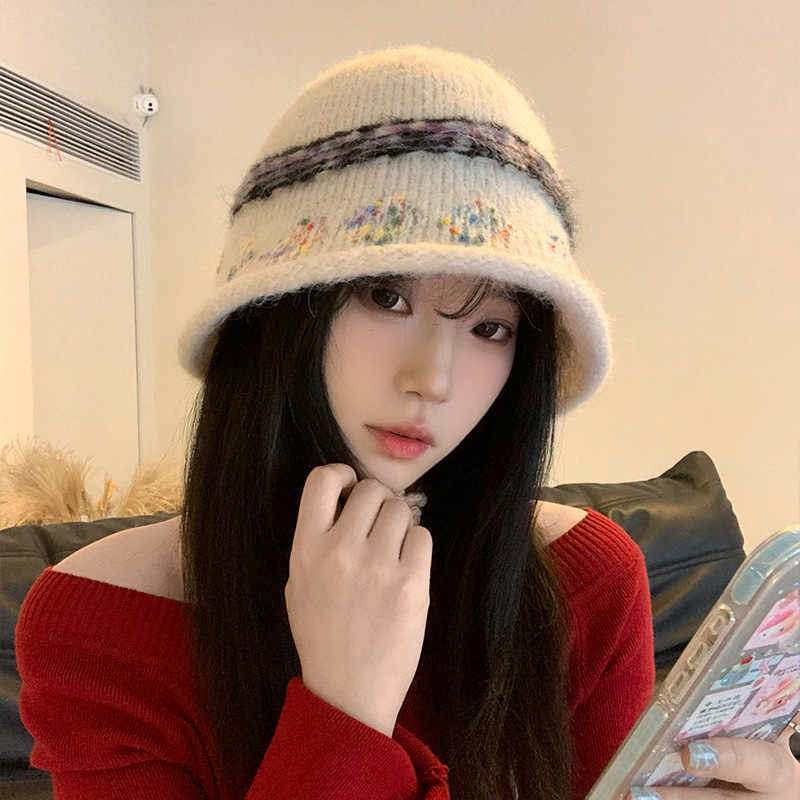 Autumn Winter Colorful Rolled Edge Knitted Bucket 2025 New Retro Ethnic Style Ear Protection Warm Face Slimming_voghion.com