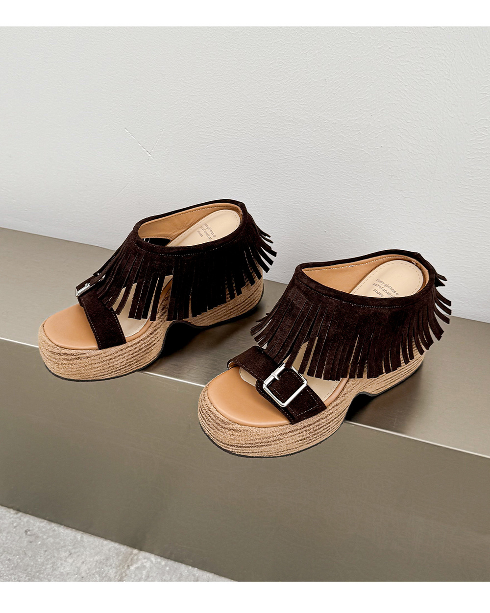 Sandal nữ hở mũi đế dày gót 11 cm tua rua quai ngang khóa — nâu sẫm chi tiết 12