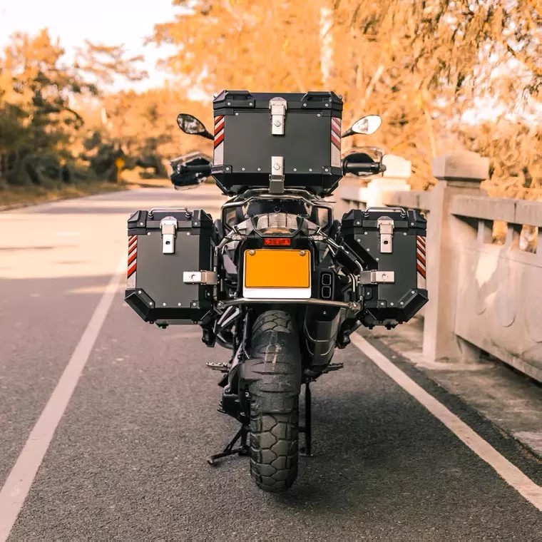 35L Right Hide Exhaust Side Box Motorcycle Universal Aluminum Alloy 45L Tail Box Waterproof Three Boxes Anti-theft Travel Storage Box