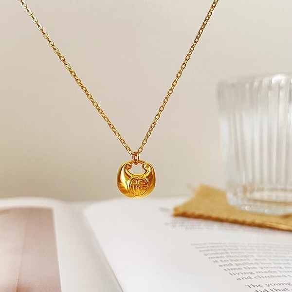 2025 New Jin Tuo Xiao Pang Fu Necklace Female Xiao Cute Jin Dun Xiang Yun Fu Bag Solid Clavicle Chain 2025 New Jin Tuo Xiao Pang Fu Necklace Female Xiao Cute Jin Dun Xiang Yun Fu Bag Solid Clavicle Chain