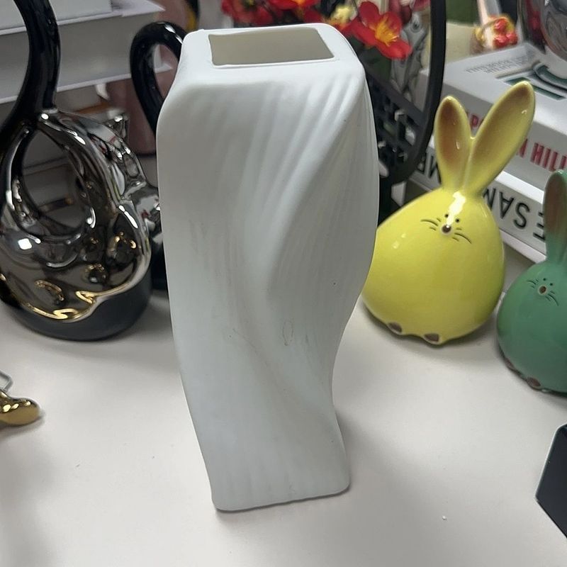厂家批发红色喜庆装饰花瓶仿陶瓷塑料花瓶新年摆件吹塑一体成型|undefined