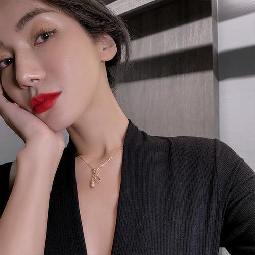 Golden gourd pendant necklace women's clavicle chain high-end diamond necklace fashion ins niche design jewelry trend
