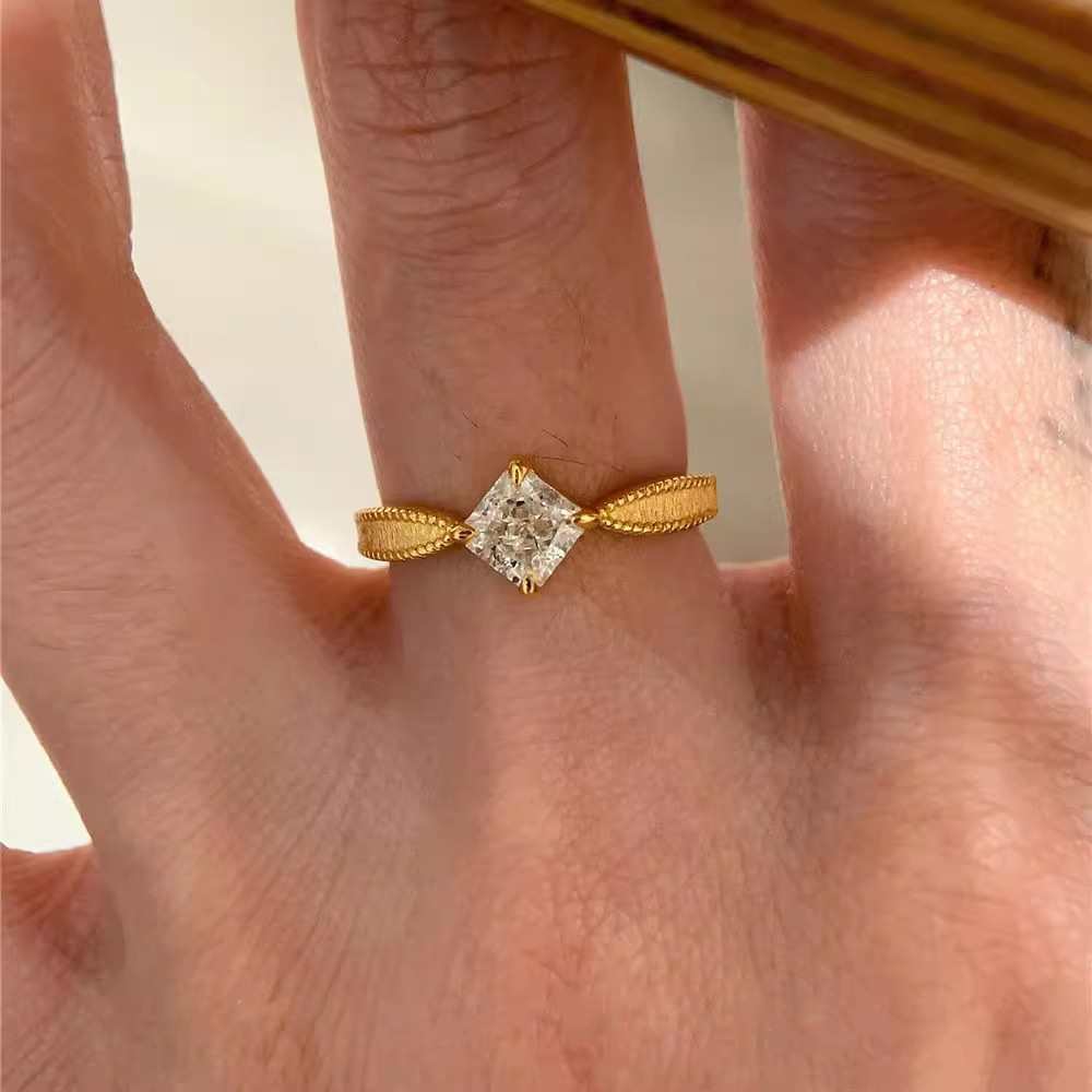 [gold] sugar cube ring