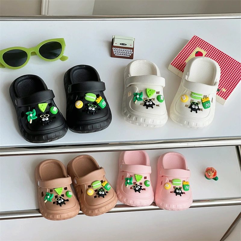 Детские летние сандалии для детей маленького и среднего размера, домашние нескользящие сабо для маленьких мальчиков на мягкой подошве с рисунком для девочек.