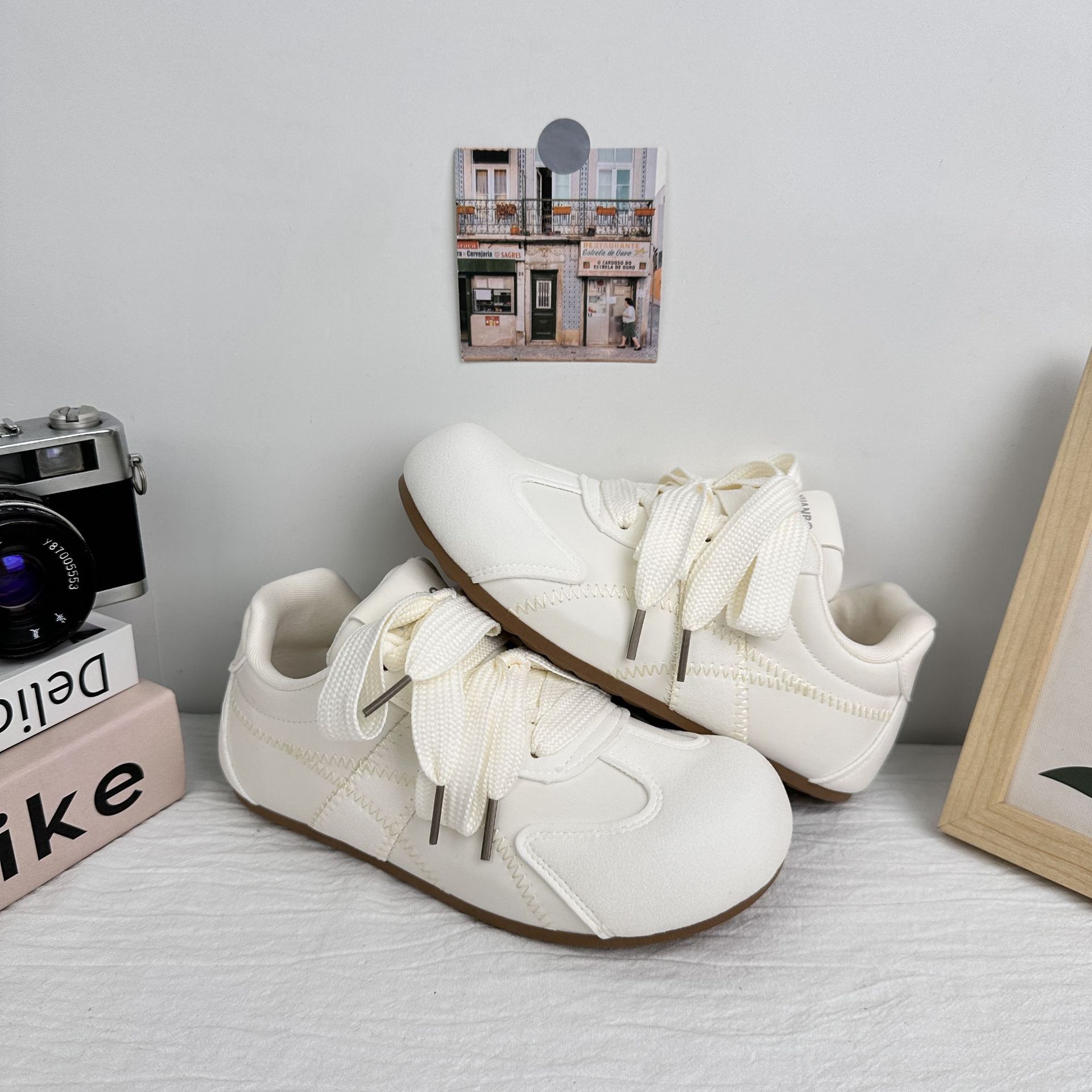 Yuanbo zapatos mujer 2025 nuevos zapatos blancos zapatos de verano zapatos de mujer zapatos de pan zapatos casuales de todo fósforo zapatos de entrenamiento alemán