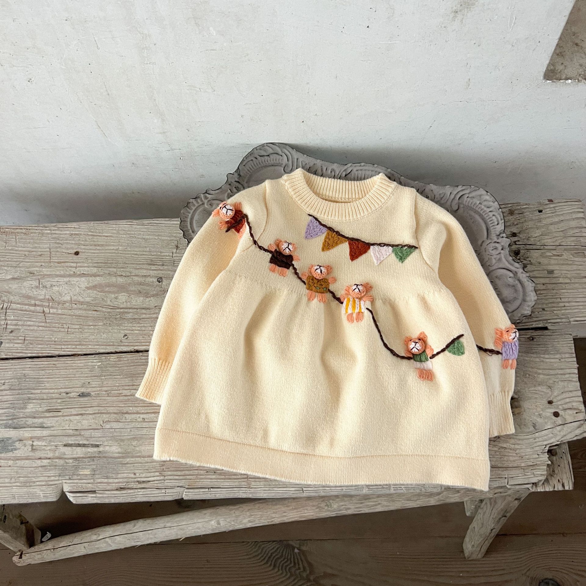 Ins niñas coreanas algodón de lana estereoscópica bordada calentamiento de invierno de otoño vestido suave