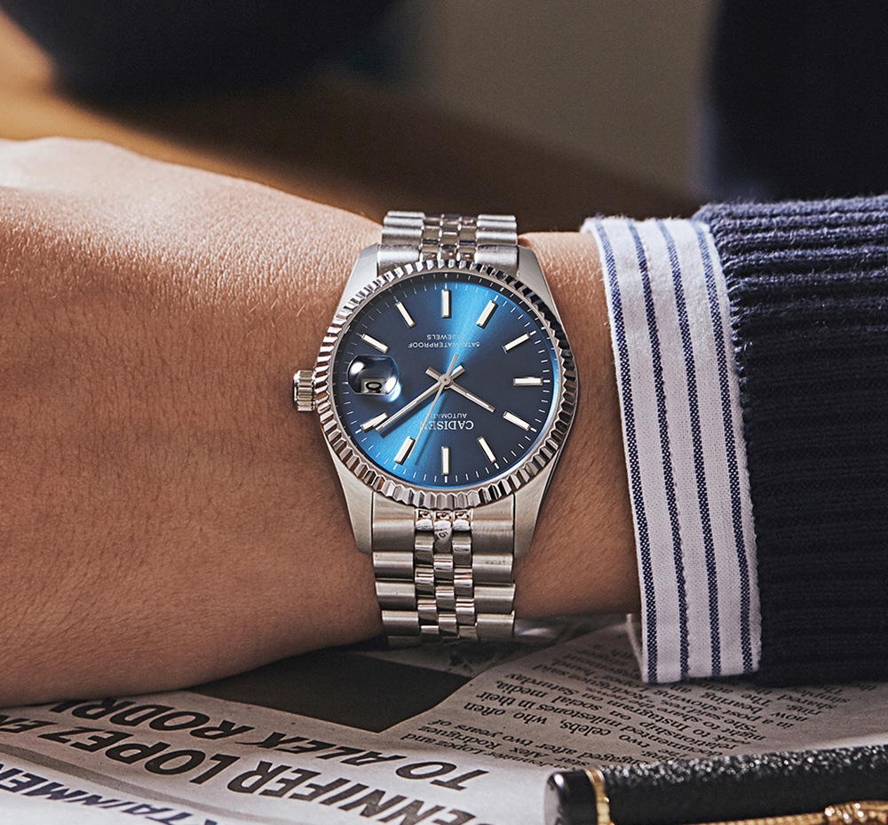 Watch Image 11