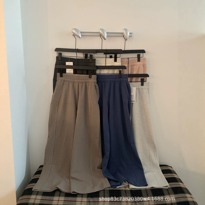 Putian high-quality Lulu waffle wide-leg pants, Scuba loose slim-fit sweatpants, slimming straight-leg sports pants Putian high-quality Lulu waffle wide-leg pants, Scuba loose slim-fit sweatpants, slimming straight-leg sports pants