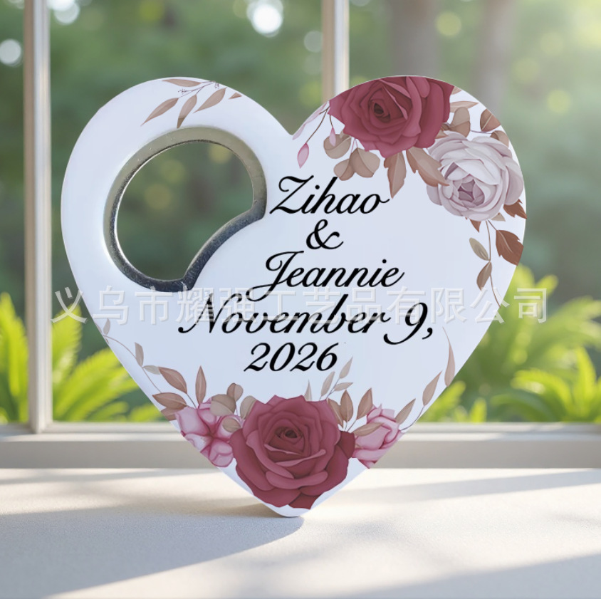 Abridor de botellas de plástico con forma de corazón