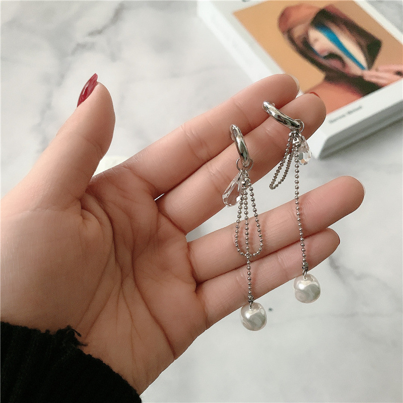 Fashion Chain Pearl Tassel Long Earrings display picture 11