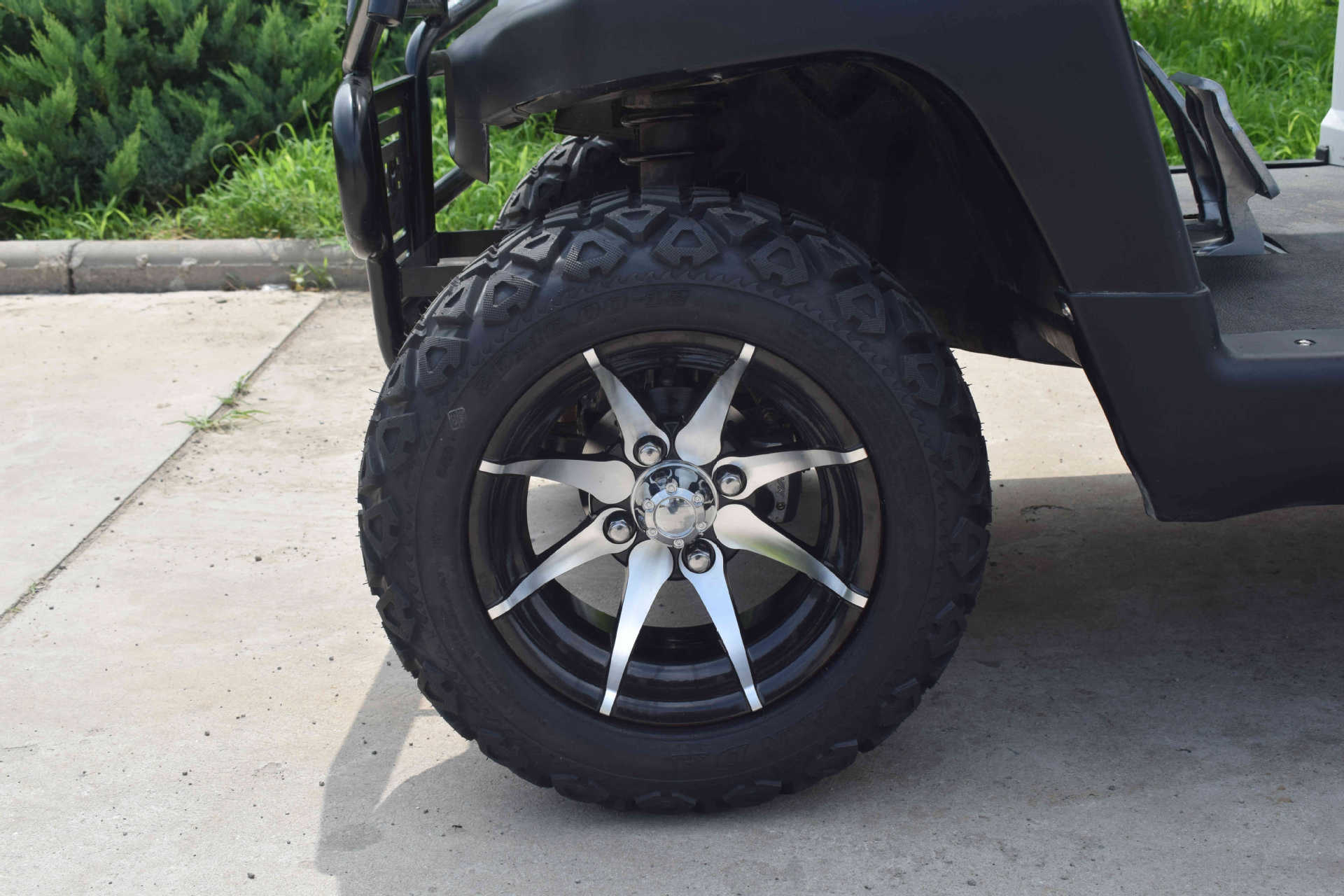 Zhongfeiyida Zhongyi Golf Cart Electric Sightseeing Car 2+2 Off-Road with Bumper Climbing Strong Long Endurance