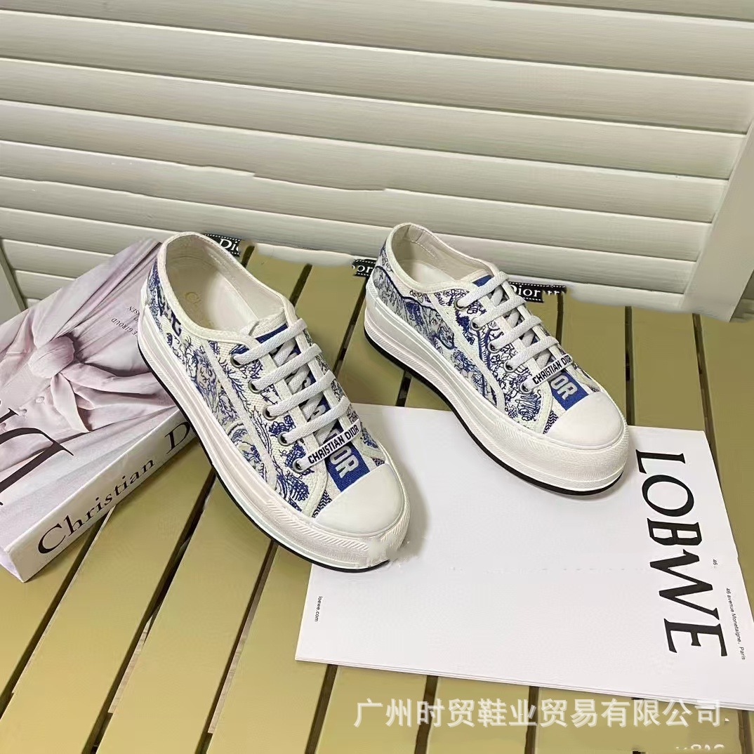 Blue tiger embroidery thick