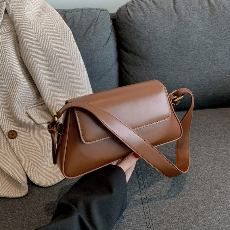 Spring and Summer Brown High-end Texture Niche Messenger Small Bag Women's 2025 New Fashionable All-match Shoulder Bag Underarm Bag Spring and Summer Brown High-end Texture Niche Messenger Small Bag Women's 2025 New Fashionable All-match Shoulder Bag Underarm Bag