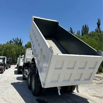 Yük maşınları 6X4 Rear Eight-Wheel Heavy-Duty Engineering