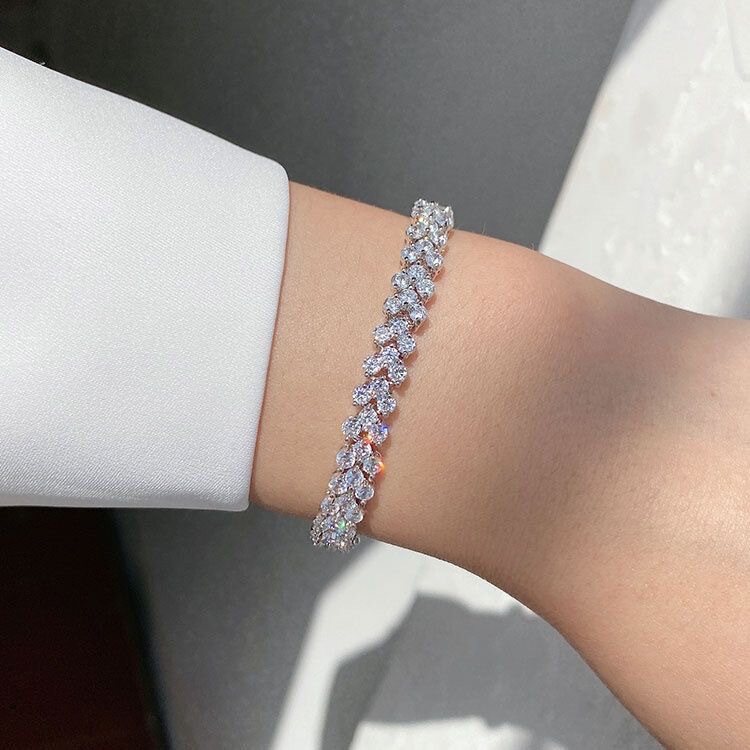 Classic Roman bracelet simple fashion exquisite bracelet manufacturers shipping AliExpress explosions foreign trade bracelet Classic Roman bracelet simple fashion exquisite bracelet manufacturers shipping AliExpress explosions foreign trade bracelet