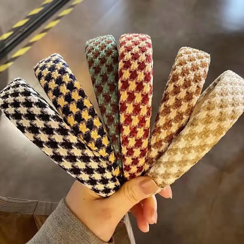 Vintage Plaid Felt Hair Clip Wide Edge Press-in Hairpin Net Face Washing Hairpin for Women Stylish Versatile Simple Headband Hair Accessory