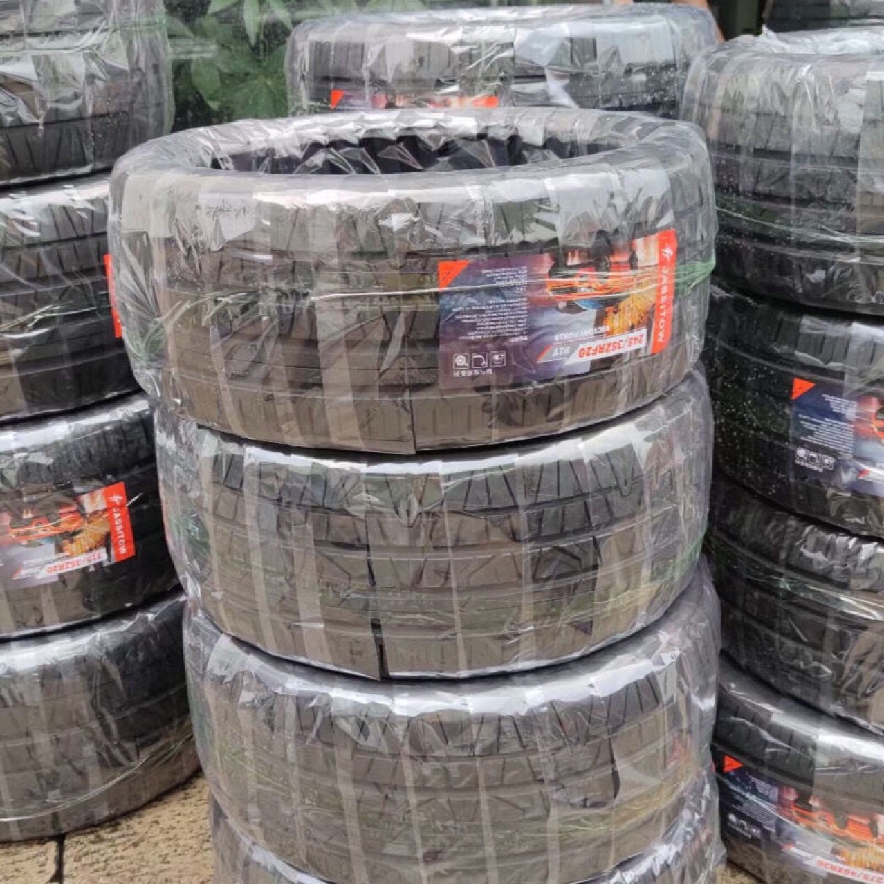 Jiashitu Explosion-Proof Tires 225235 245 255 275/35 45 50 5540 R17R18R19R20R21