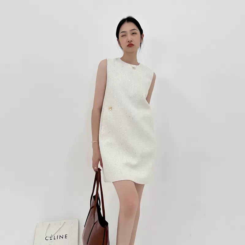 法式气质高级感小香风轻奢名媛无袖杏色连衣裙2025年新款女春夏