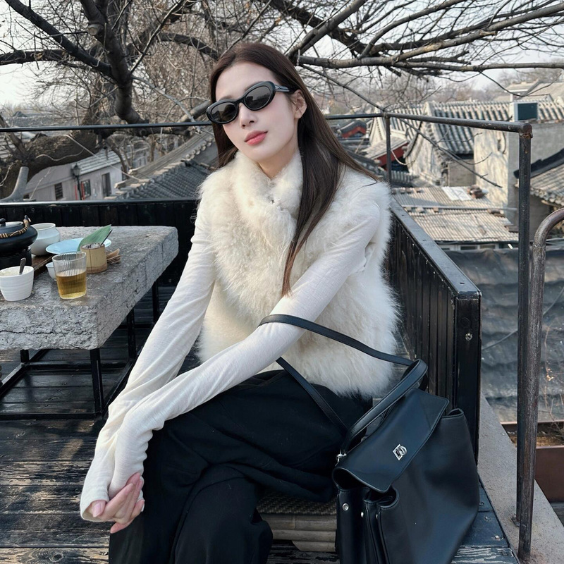 2026 Autumn/Winter High-End Style Qingshan Mumoxue Eco-Friendly Faux Fur Vest for Women Short Fluffy Coat