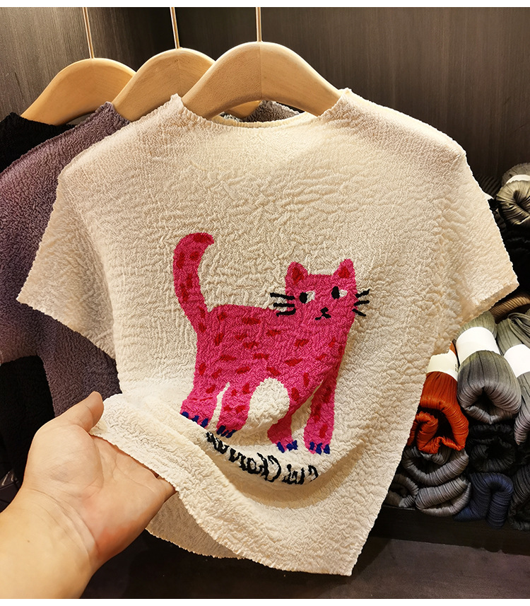 Áo thun nữ cổ tròn xếp ly nhẹ mỏng họa tiết mèo hoạt hình jacquard — đen, Màu trắng nhạt, màu xám chi tiết 7