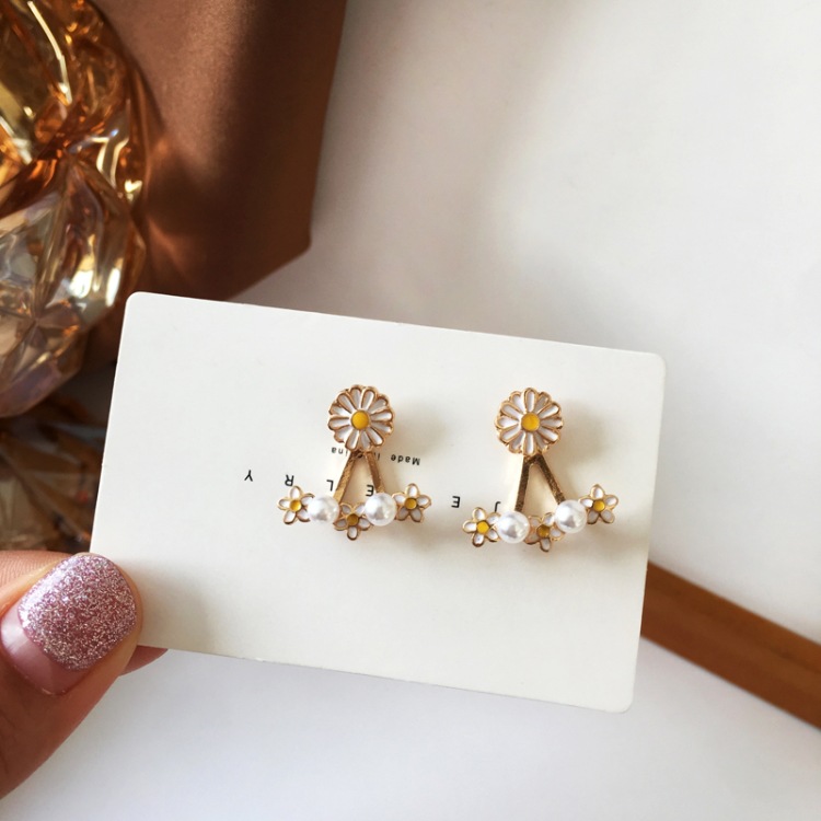 Creative Fashion Daisy Earring display picture 7