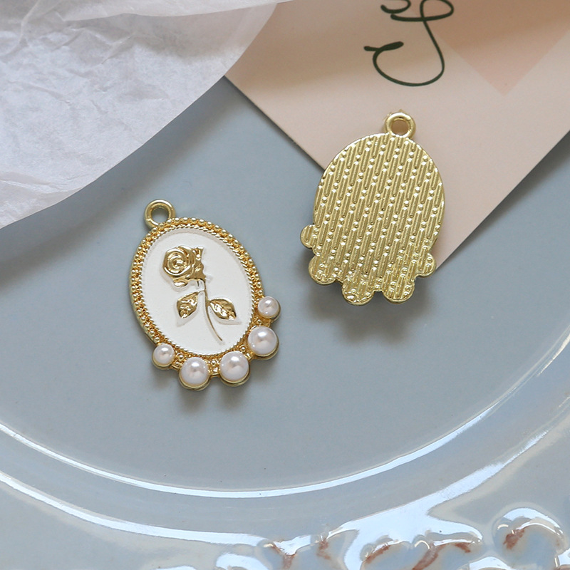 65g Weight Pearl Inlay Material Charms, Jewelry Accessories Classification 10 PCS/Package Quantity Alloy Material Rose Pattern Enamel, Inlay Design Sweet Style 10 PCS/Package Alloy Pearl Rose 13
