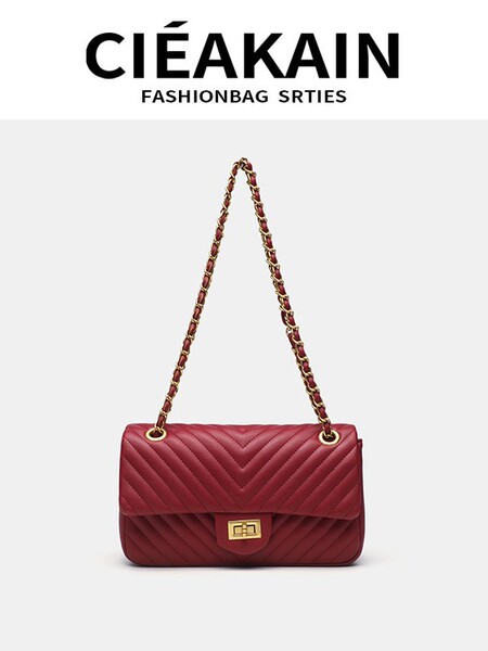 Classic one-shoulder bag with diamond pattern