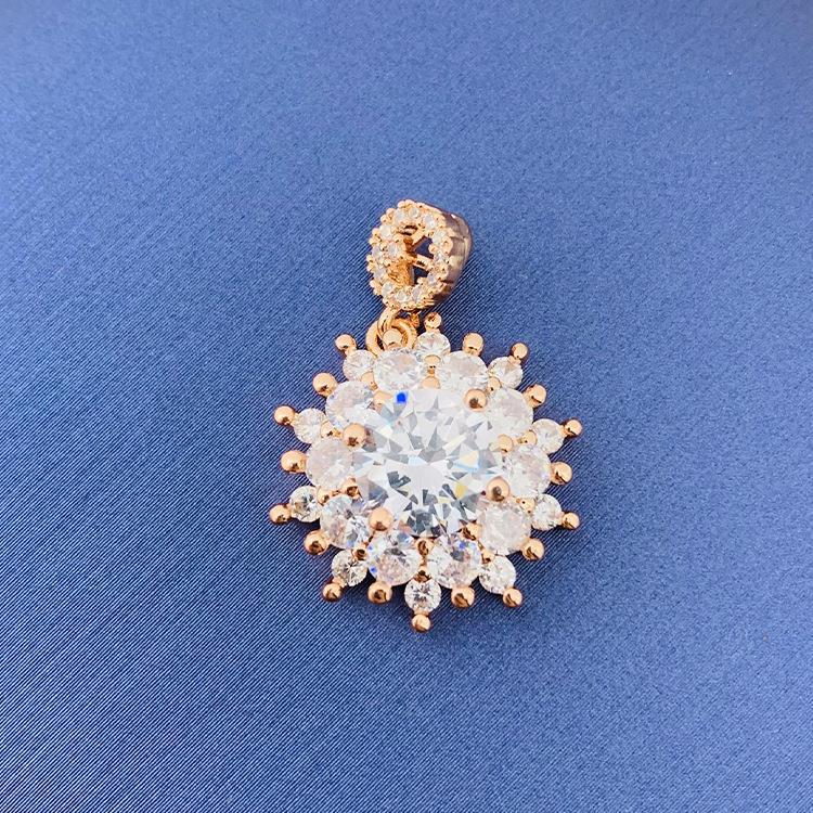 2022 nuevo trébol giratorio simple cien colgante fuente joyería fábrica al por mayor directa sin cadena