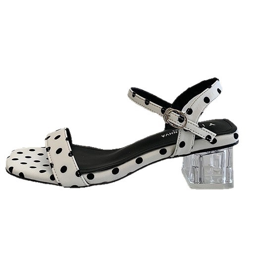 2026 verano de moda francesa punto de onda de tacones gruesos elegantes con sandalias casuales de cabeza de dedos descubiertos sandalias de cabeza para mujeres