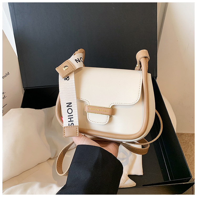 Small Fragrance Bag Women 2023 New Fashion All-match High-level Sense Simple retro texture one-shoulder Messenger bag women_voghion.com