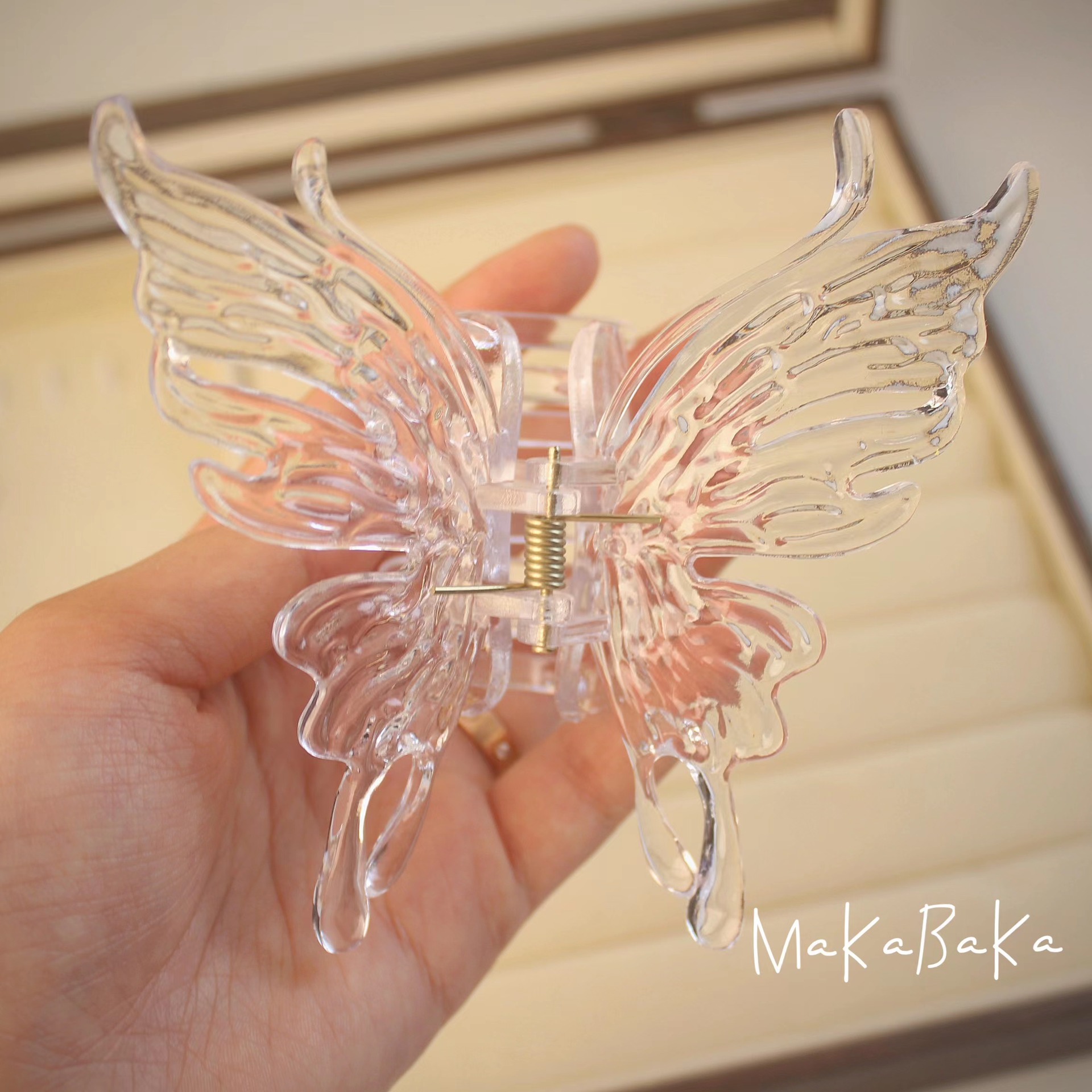 Südkorea Dongdaemun Super Fee Retro Drei-dimensional Schmetterling Greifen Clip Erweiterte Sinn Nische Design Elegante Shark Clip Top Clip_voghion.com